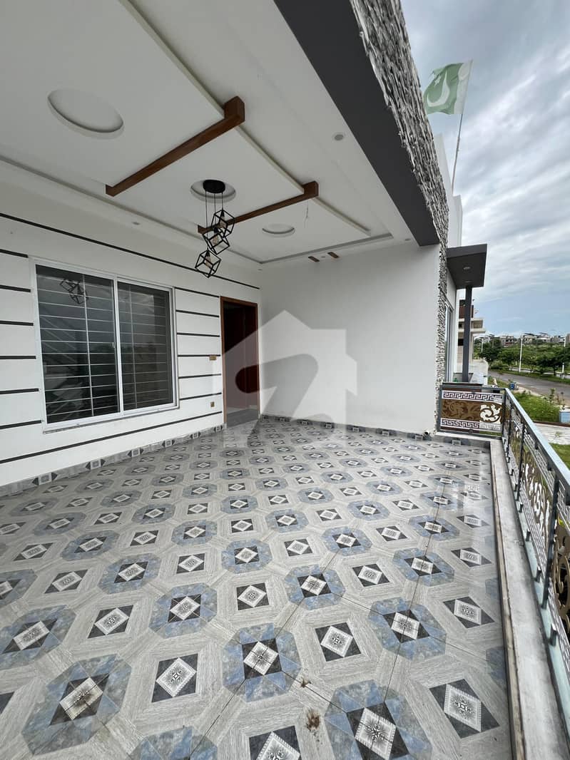 10 Marla | Boulevard House | Good Price 10 Marla | Boulevard House | Good Price