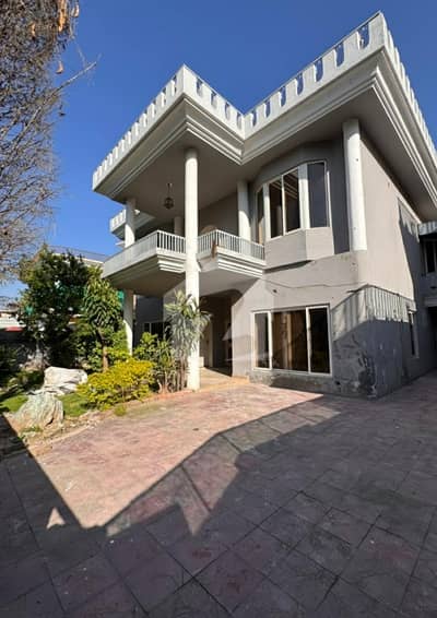 F-10 Full Renovated House Available for Rent beautiful location F-10 Full Renovated House Available for Rent beautiful location