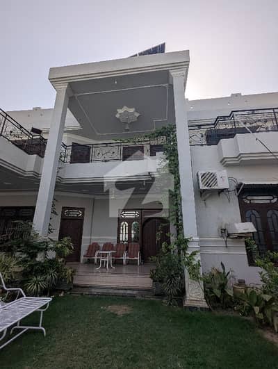 بوسان روڈ ملتان میں 6 کمروں کا 1 کنال مکان 4.3 کروڑ میں برائے فروخت۔