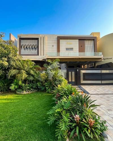 1 kanal Luxury house for sale Fully Furnished, Shadman.
