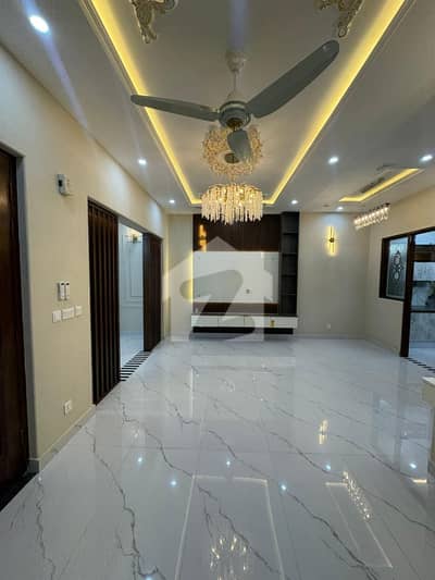 5 MARLA BRAND NEW HOUSE FOR SALE IN EDEN BOULEVARD COLLEGE ROAD LAHORE.