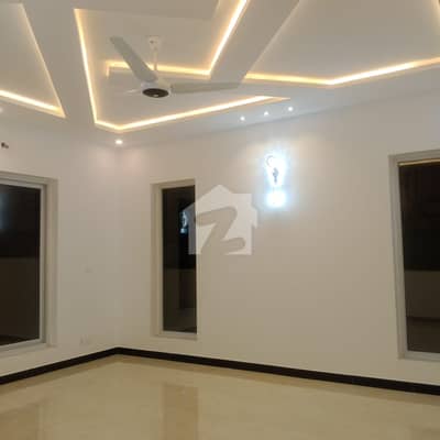 ٹاپ سٹی 1 - بلاک سی ٹاپ سٹی 1,اسلام آباد میں 7 کمروں کا 1 کنال مکان 8.0 کروڑ میں برائے فروخت۔