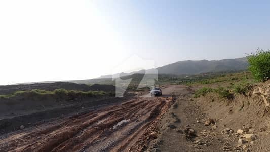 سی پندرہ اسلام آباد میں 1 کنال رہائشی پلاٹ 3.4 کروڑ میں برائے فروخت۔