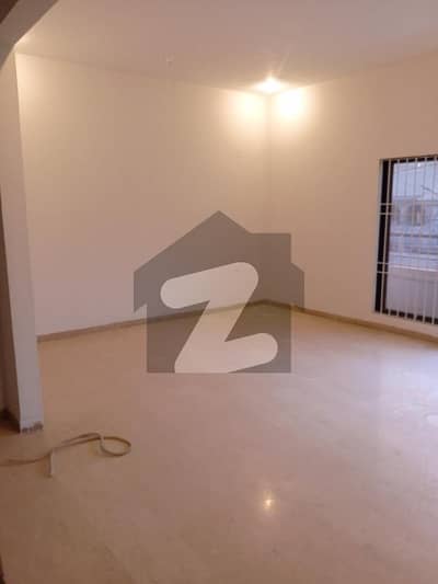 400 Yards Ground Floor 3 Bed Drawing Lounge American Kitchen Sept Gate Parking