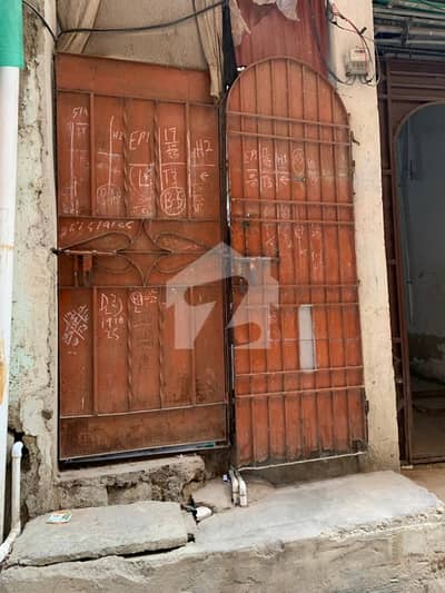 30 Square Yards House Ideally Situated In Punjab Colony