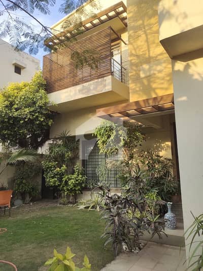 500 Yards Beautiful Bungalow West Open Available For Sale