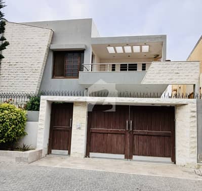 500 Yards Beautiful Bungalow With Basement Available For Sale