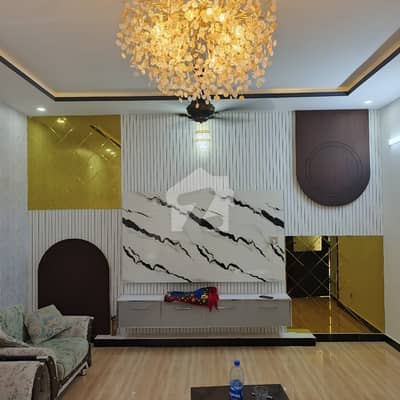 Luxurious 1 Kanal Designer House For Sale Block E, Gulberg Residencia Prime Location On Double Road