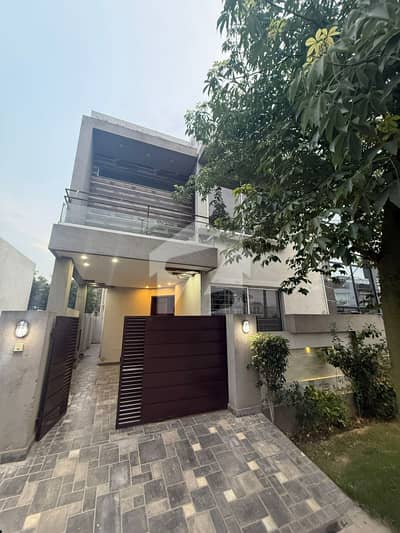 5 MARLA ELEGANT AND FULLY MAINTAINED SUPER HOT LOCATED BUNGALOW IS AVAILABLE IN THE BEST BLOCK OF DHA LAHORE.