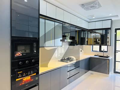 8 MARLA BRAND NEW DESIGNER HOUSE FOR SALE IN BAHRIA TOWN