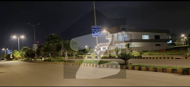 ٹاپ سٹی 1 - بلاک ڈی ٹاپ سٹی 1,اسلام آباد میں 10 مرلہ رہائشی پلاٹ 1.55 کروڑ میں برائے فروخت۔