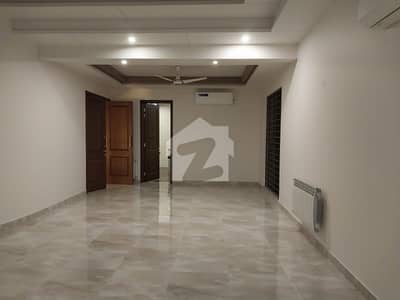 ڈی ایچ اے فیز 4 ڈیفنس (ڈی ایچ اے),لاہور میں 5 کمروں کا 1 کنال مکان 8.5 کروڑ میں برائے فروخت۔
