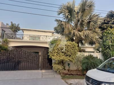 ڈی ایچ اے فیز 2 ڈیفنس (ڈی ایچ اے),لاہور میں 8 کمروں کا 2 کنال مکان 15.5 کروڑ میں برائے فروخت۔