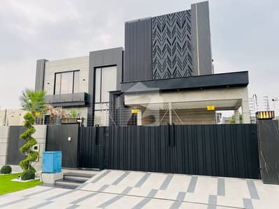 ڈی ایچ اے فیز 7 - بلاک پی فیز 7,ڈیفنس (ڈی ایچ اے),لاہور میں 6 کمروں کا 1 کنال مکان 18.5 کروڑ میں برائے فروخت۔