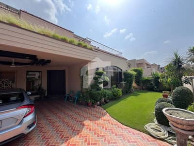 ڈی ایچ اے فیز 5 ڈیفنس (ڈی ایچ اے),لاہور میں 5 کمروں کا 1 کنال مکان 10.99 کروڑ میں برائے فروخت۔