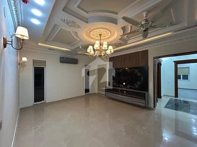 1 KANAL UPPER PORTION | ELEVATED LIVING IN THE HEART OF DHA LAHORE WITH AC INSTALLED AND WITH SERVANT ROOM