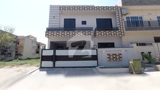 جی ۔ 15/1 جی ۔ 15,اسلام آباد میں 5 کمروں کا 8 مرلہ مکان 3.7 کروڑ میں برائے فروخت۔