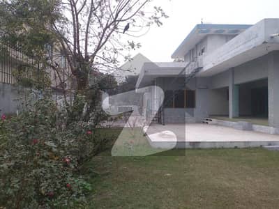 گارڈن ٹاؤن - بابر بلاک گارڈن ٹاؤن,لاہور میں 5 کمروں کا 2 کنال مکان 15.0 کروڑ میں برائے فروخت۔