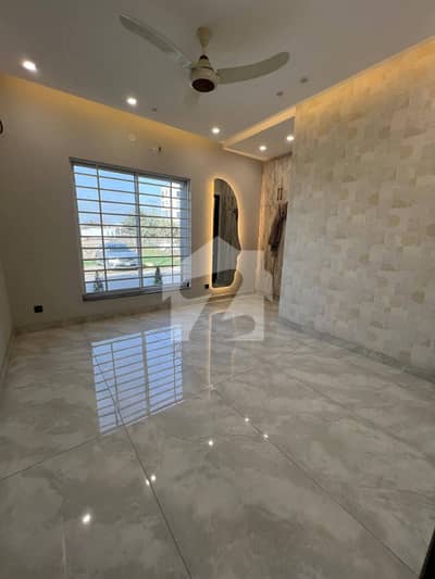 1 Kanal Brand New Luxury Upper Portion For Rent