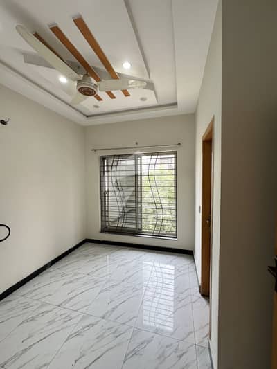 Beautiful 5 Marla Upper Portion For Rent | Semi Furnished | B Block Bismillah Housing Scheme |