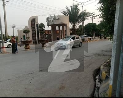 ڈی سی کالونی - نیلم بلاک ڈی سی کالونی,گوجرانوالہ میں 16 مرلہ کمرشل پلاٹ 4.0 کروڑ میں برائے فروخت۔