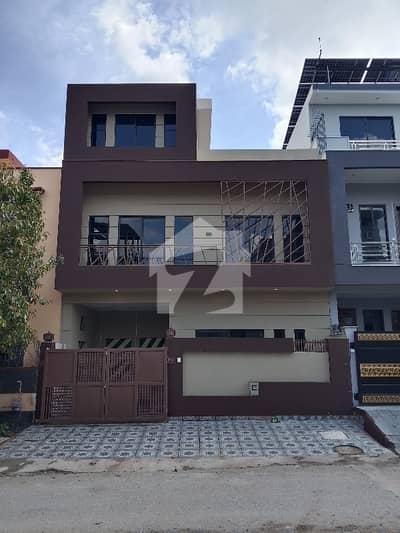 ڈی ۔ 12 اسلام آباد میں 4 کمروں کا 4 مرلہ مکان 4.35 کروڑ میں برائے فروخت۔