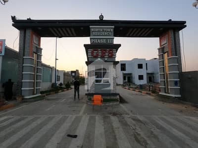 Prime Location NORTH TOWN RESIDENCY PHASE III 120 Square Yards House For sale