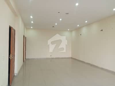 04 MARLA COMMERCIAL FLOOR WITH LIFT AVAILABLE