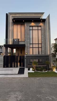 5 MARLA ULTRA MODREN HOUSE FOR SALE_DHA 9 TOWN 5 MARLA ULTRA MODREN HOUSE FOR SALE_DHA 9 TOWN