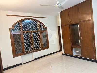 House Of 5400 Square Feet Is Available In Contemporary Neighborhood Of G-15