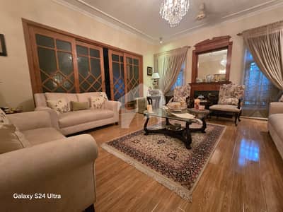 Beautiful 2 Kanal Bungalow Main Cantt Assad Jan Road Lahore Cantt