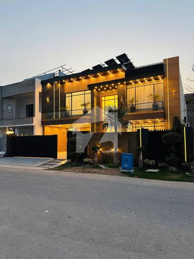 ڈی ایچ اے فیز 5 ڈیفنس (ڈی ایچ اے),لاہور میں 5 کمروں کا 1 کنال مکان 3.1 لاکھ میں کرایہ پر دستیاب ہے۔