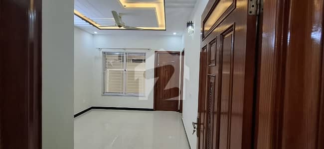 فیصل ٹاؤن - ایف ۔ 18 اسلام آباد میں 7 کمروں کا 8 مرلہ مکان 3.6 کروڑ میں برائے فروخت۔ فیصل ٹاؤن - ایف ۔ 18 اسلام آباد میں 7 کمروں کا 8 مرلہ مکان 3.6 کروڑ میں برائے فروخت۔