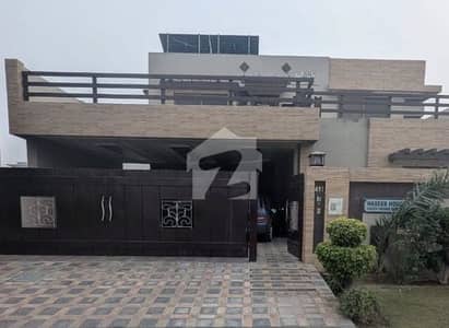 ڈی ایچ اے فیز 3 ڈیفنس (ڈی ایچ اے),لاہور میں 5 کمروں کا 1 کنال مکان 2.5 لاکھ میں کرایہ پر دستیاب ہے۔