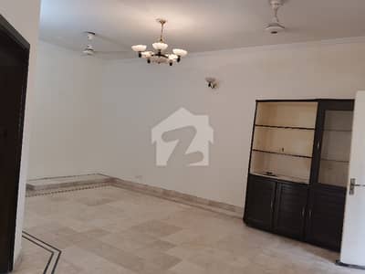10 Marla Upper Portion Available For Rent In Bahria Town Phase 3