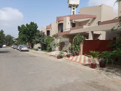 نیوی ہاؤسنگ سکیم کارساز کراچی میں 5 کمروں کا 14 مرلہ مکان 3.8 لاکھ میں کرایہ پر دستیاب ہے۔