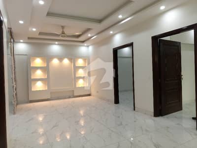 300 Square Yards Flat For Rent In SMCHS - Sindhi Muslim Society