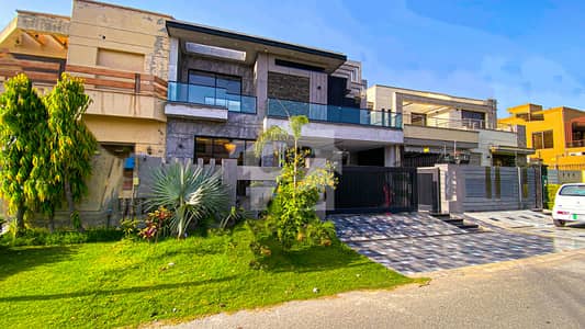10 Marla House For Sale In Dha Phase 8