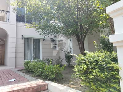 عمارکینیان ویوز اسلام آباد میں 5 کمروں کا 1 کنال مکان 8.1 کروڑ میں برائے فروخت۔