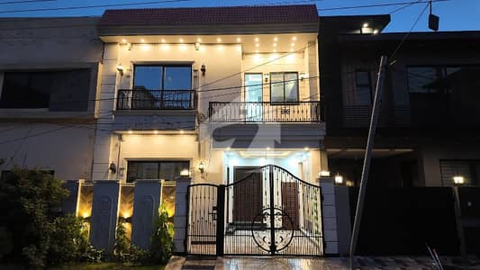 A Beautiful Dream Location Brand New House Available
