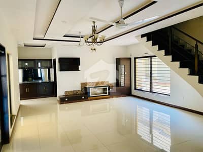 15 Marla Upper Portion Bahria Town Phase 6 Available For Rent