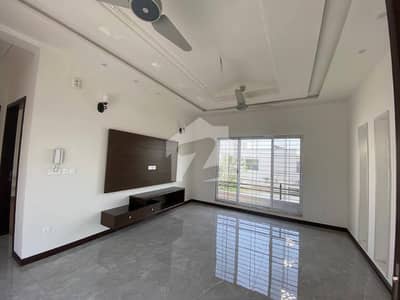 10 MARLA BRAND NEW UPPER PORTION FOR RENT IN DHA PHASE 8 EX AIR AVENUE