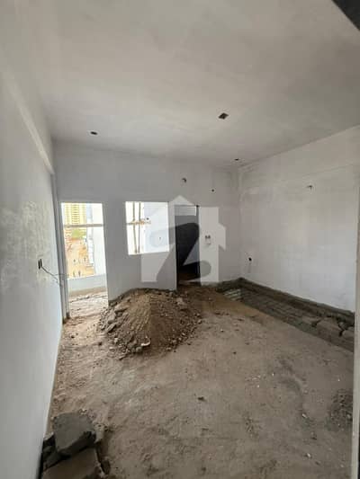 Brand new 3 bed dd (5 rooms) apartment on 1400 sq fts on 1st floor & 3rd floor in works society block 4 Gulistan e Jauhar near main university road