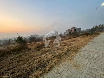 10 Marla Plot For Sale Prime Location