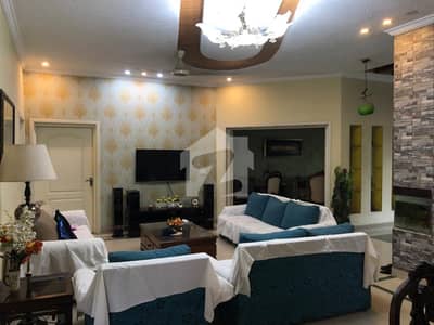 1 Kanal Beautiful House Available For Sale