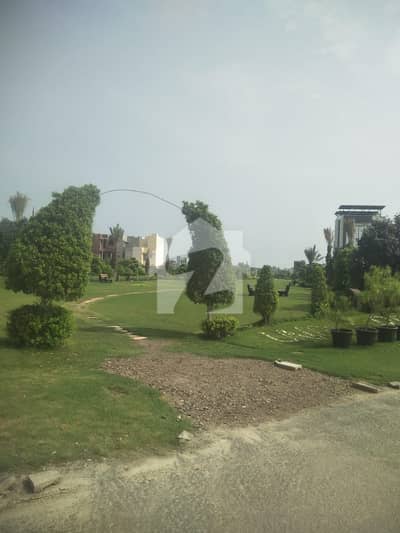 یونین گرین کالج روڈ,لاہور میں 3 مرلہ رہائشی پلاٹ 61.0 لاکھ میں برائے فروخت۔