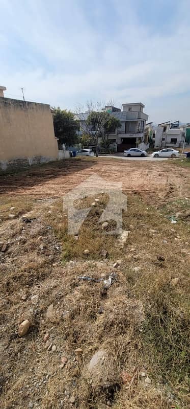 E All Dues Clear Plot Available For Sale
