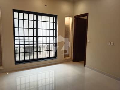 واپڈا ٹاؤن فیز 1 - بلاک ایف2 واپڈا ٹاؤن فیز 1,واپڈا ٹاؤن,لاہور میں 6 کمروں کا 10 مرلہ مکان 5.65 کروڑ میں برائے فروخت۔