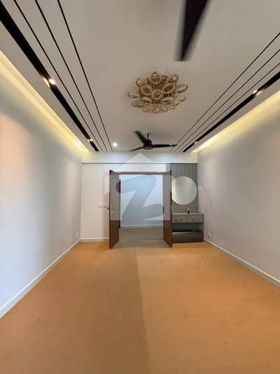 BEAUTIFUL APARTMENT FOR SALE (KHALID BIN WALEED ROAD)
