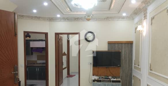 ڈی ایچ اے فیز 5 ڈیفنس (ڈی ایچ اے),لاہور میں 4 کمروں کا 10 مرلہ مکان 2.4 لاکھ میں کرایہ پر دستیاب ہے۔